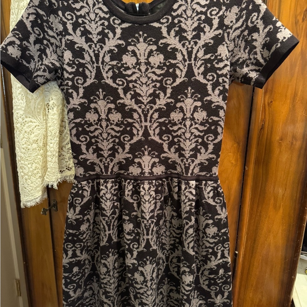 Romeo + Juliet Couture Elegant Black and Gray Knit Dress